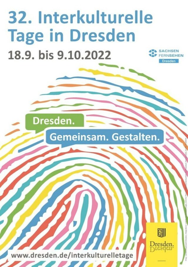 Plakat der Interkulturellen Tage mit buntem Figerabdruck als Grafik und dem Motto 'Dresden. Gemeinsam. Gestalten'.