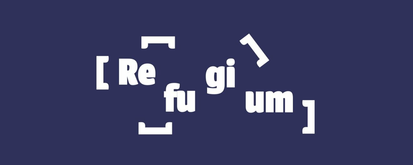 Logo von Refugium. Die Wortteile sind nach oben und unten versetzt und von eckigen Klammern gerahmt.