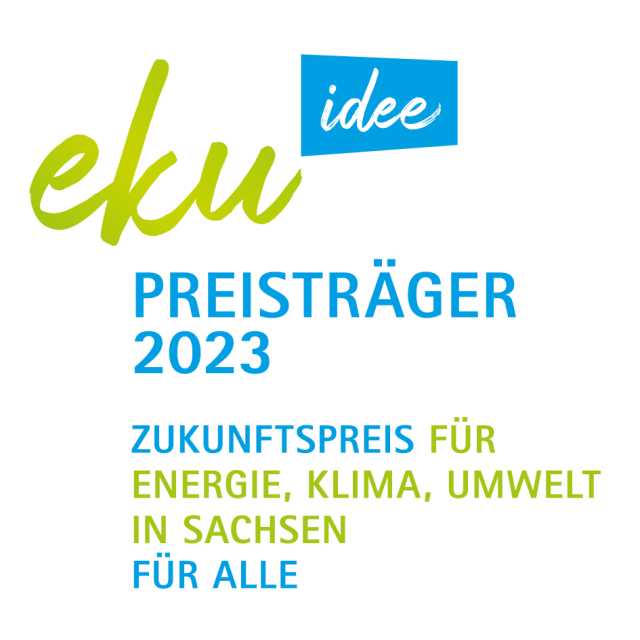 Logo vom eku Zukunftspreis mit den Worten eku idee Preisträger 2023 Zukunftspreis für Energie, Klima, Umwelt in Sachsen für alle