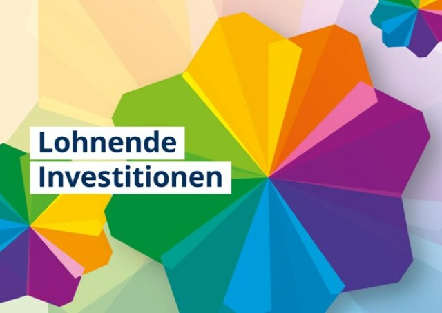 The picture shows colorful petals on a blue background, with Diversity@TUD Factbook 2023 Gender - Family - Diversity written on it