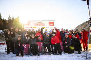 Gruppenfoto vom deutschen Para Ski alpin Team beim Heim-Weltcup am Feldberg